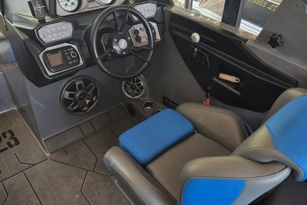 23ft Axis Yacht For Sale