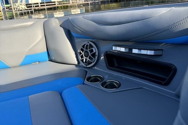 23ft Axis Yacht For Sale