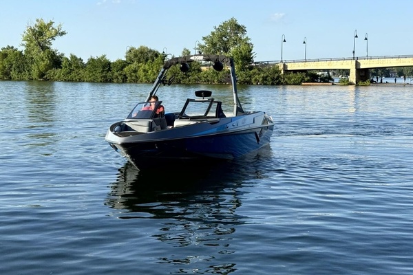 23ft Axis Yacht For Sale