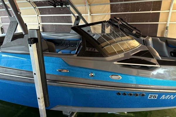 23ft Axis Yacht For Sale