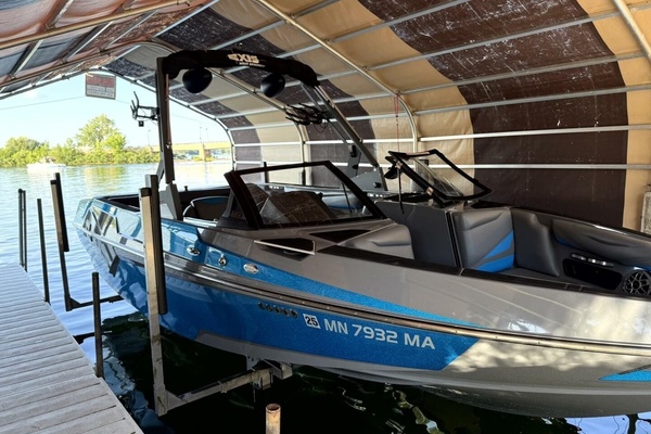 23ft Axis Yacht For Sale