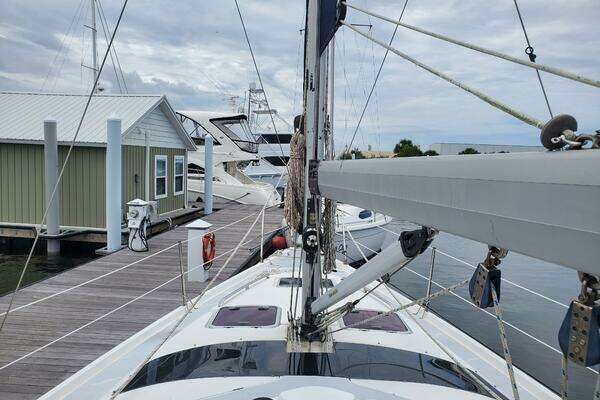 Photo of the 1998 Hunter 376 "Tip Top"