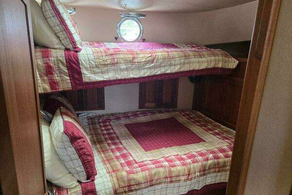 2010 American Tug 52