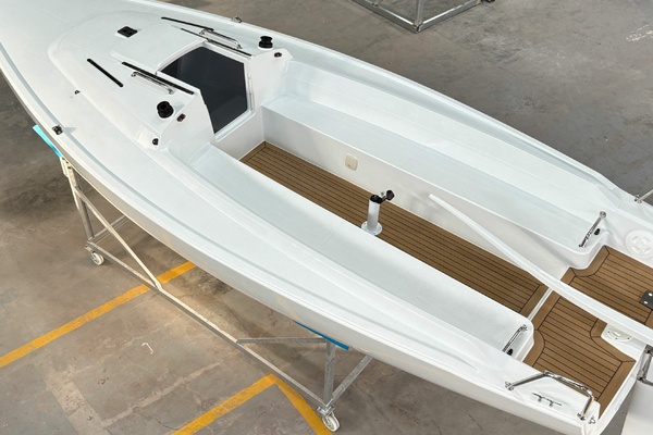 63k  95k NEW 2027 J 7 23ft J Boats Yacht For Sale