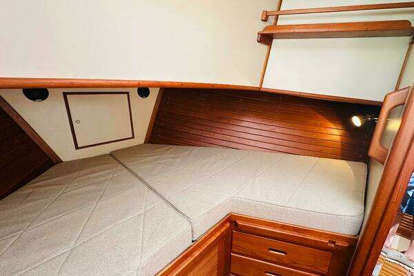 Grand Banks 49 Classic Yacht For Sale