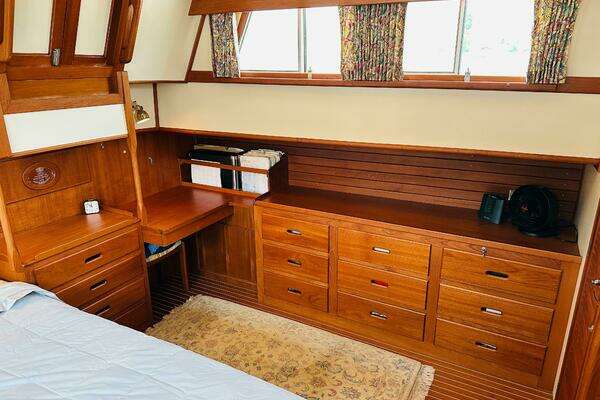 Grand Banks 49 Classic Yacht For Sale