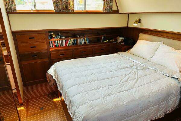 Grand Banks 49 Classic Yacht For Sale
