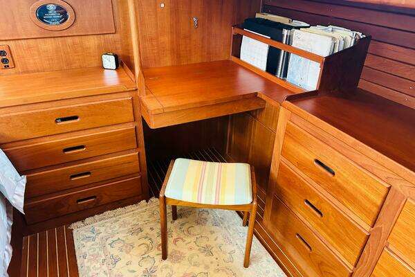 Grand Banks 49 Classic Yacht For Sale