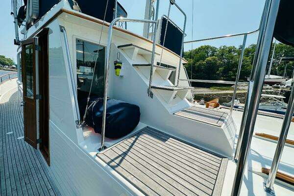 Grand Banks 49 Classic Yacht For Sale