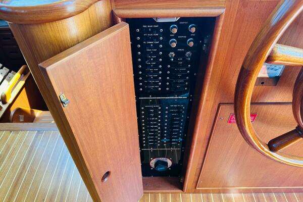 Grand Banks 49 Classic Yacht For Sale