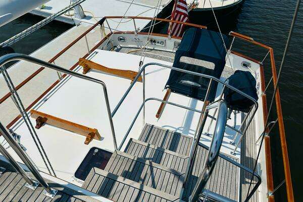 Grand Banks 49 Classic Yacht For Sale