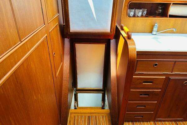 Grand Banks 49 Classic Yacht For Sale