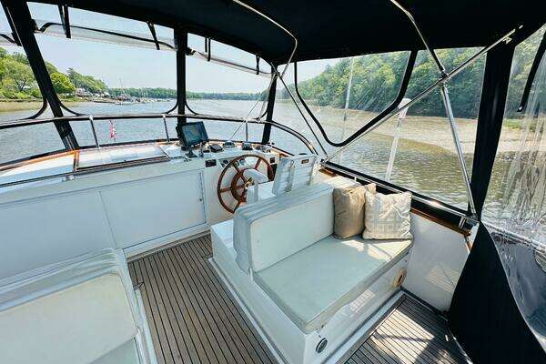 Grand Banks 49 Classic Yacht For Sale
