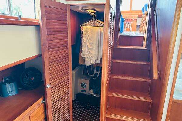 Grand Banks 49 Classic Yacht For Sale