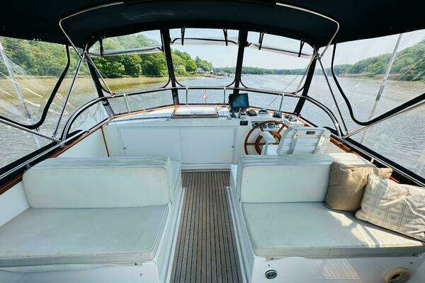 Grand Banks 49 Classic Yacht For Sale