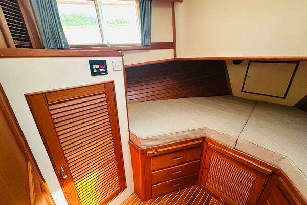 Grand Banks 49 Classic Yacht For Sale