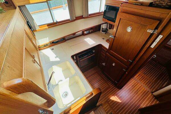 Grand Banks 49 Classic Yacht For Sale