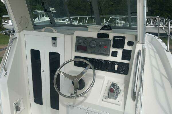 Photo of the 2003 True World Marine TE 288 "Fishin' Fever II"