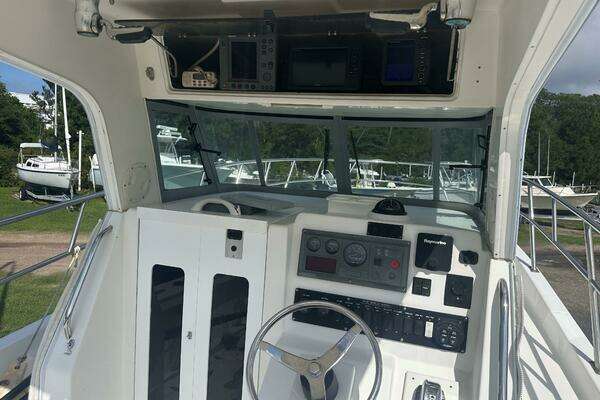 Photo of the 2003 True World Marine TE 288 "Fishin' Fever II"