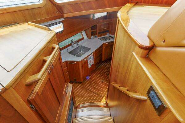 Sabre 48 Fly Bridge Yacht For Sale