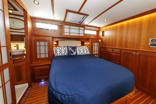 Sabre 48 Fly Bridge Yacht For Sale