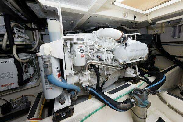 Sabre 48 Fly Bridge Yacht For Sale
