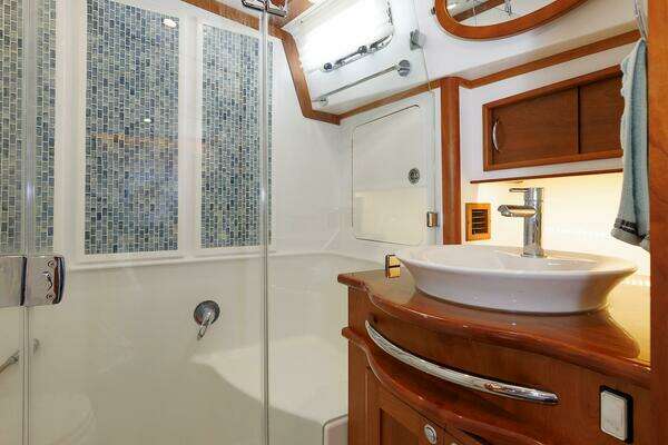 Sabre 48 Fly Bridge Yacht For Sale