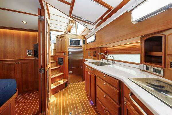 Sabre 48 Fly Bridge Yacht For Sale