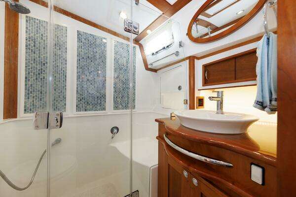 Sabre 48 Fly Bridge Yacht For Sale