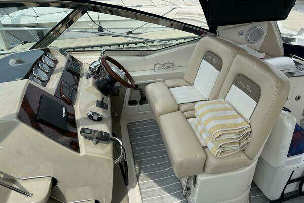 2012 Sea Ray 37