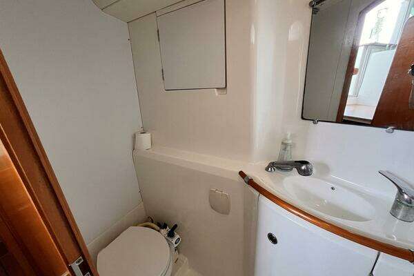 Lagoon 380 Yacht For Sale