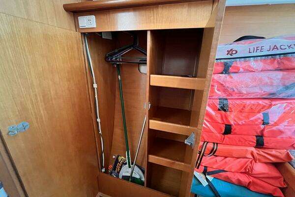 Lagoon 380 Yacht For Sale