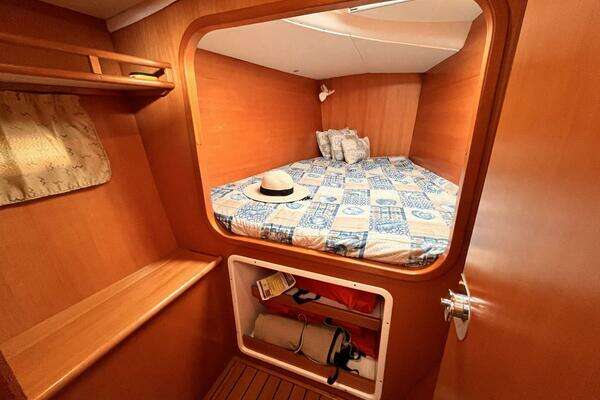 Lagoon 380 Yacht For Sale