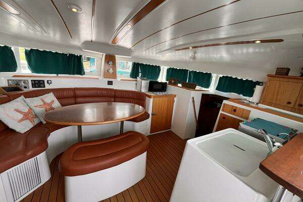 Lagoon 380 Yacht For Sale