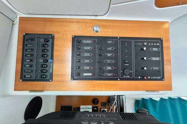 Lagoon 380 Yacht For Sale