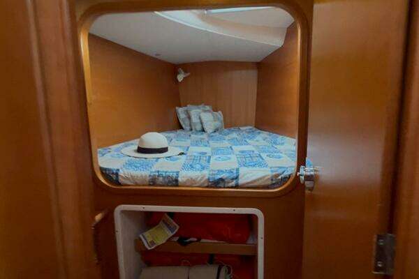 Lagoon 380 Yacht For Sale