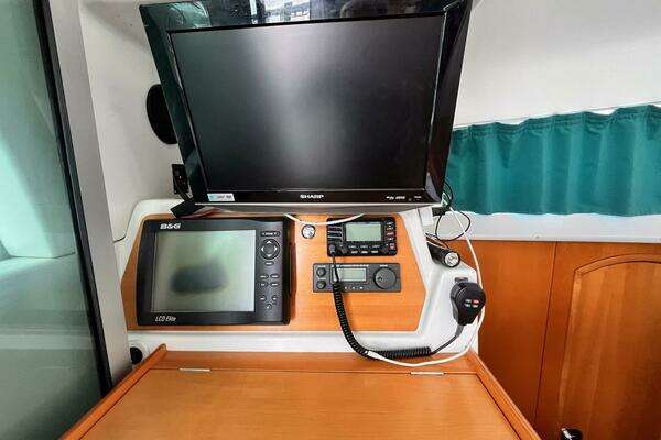 Lagoon 380 Yacht For Sale