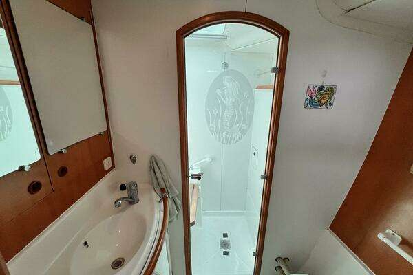 Lagoon 380 Yacht For Sale