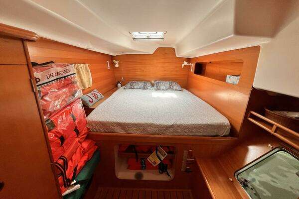 Lagoon 380 Yacht For Sale
