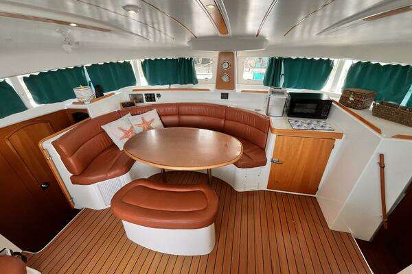 Lagoon 380 Yacht For Sale