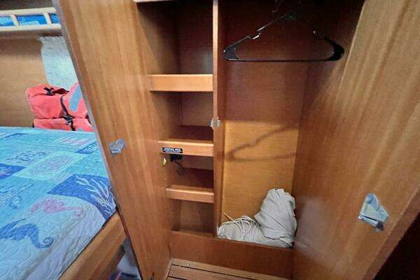 Lagoon 380 Yacht For Sale