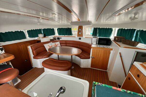 Lagoon 380 Yacht For Sale