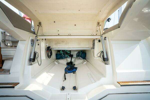 Prestige 590S Yacht For Sale