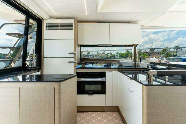 Prestige 590S Yacht For Sale