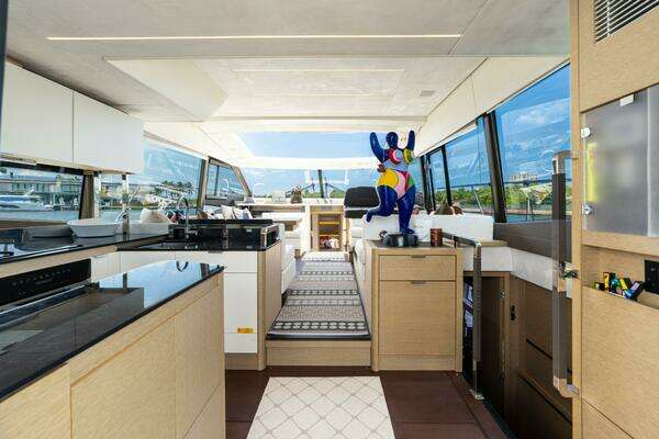 Prestige 590S Yacht For Sale