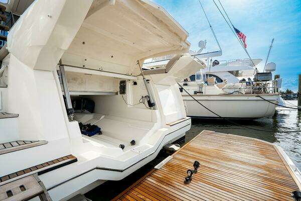 Prestige 590S Yacht For Sale