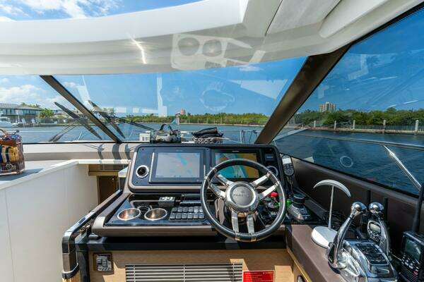 Prestige 590S Yacht For Sale