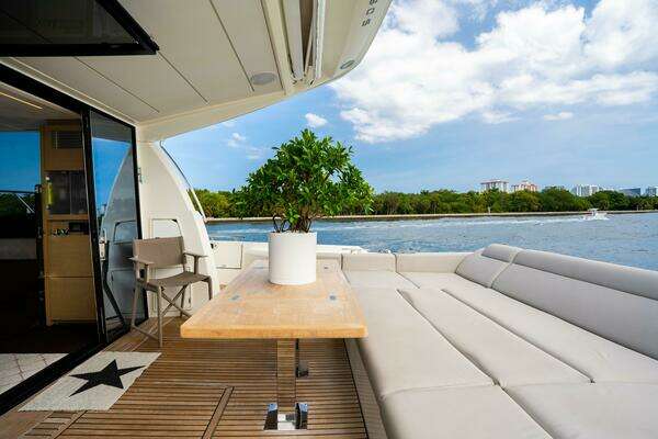 Prestige 590S Yacht For Sale