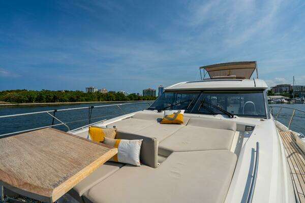 Prestige 590S Yacht For Sale