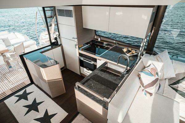 Prestige 590S Yacht For Sale